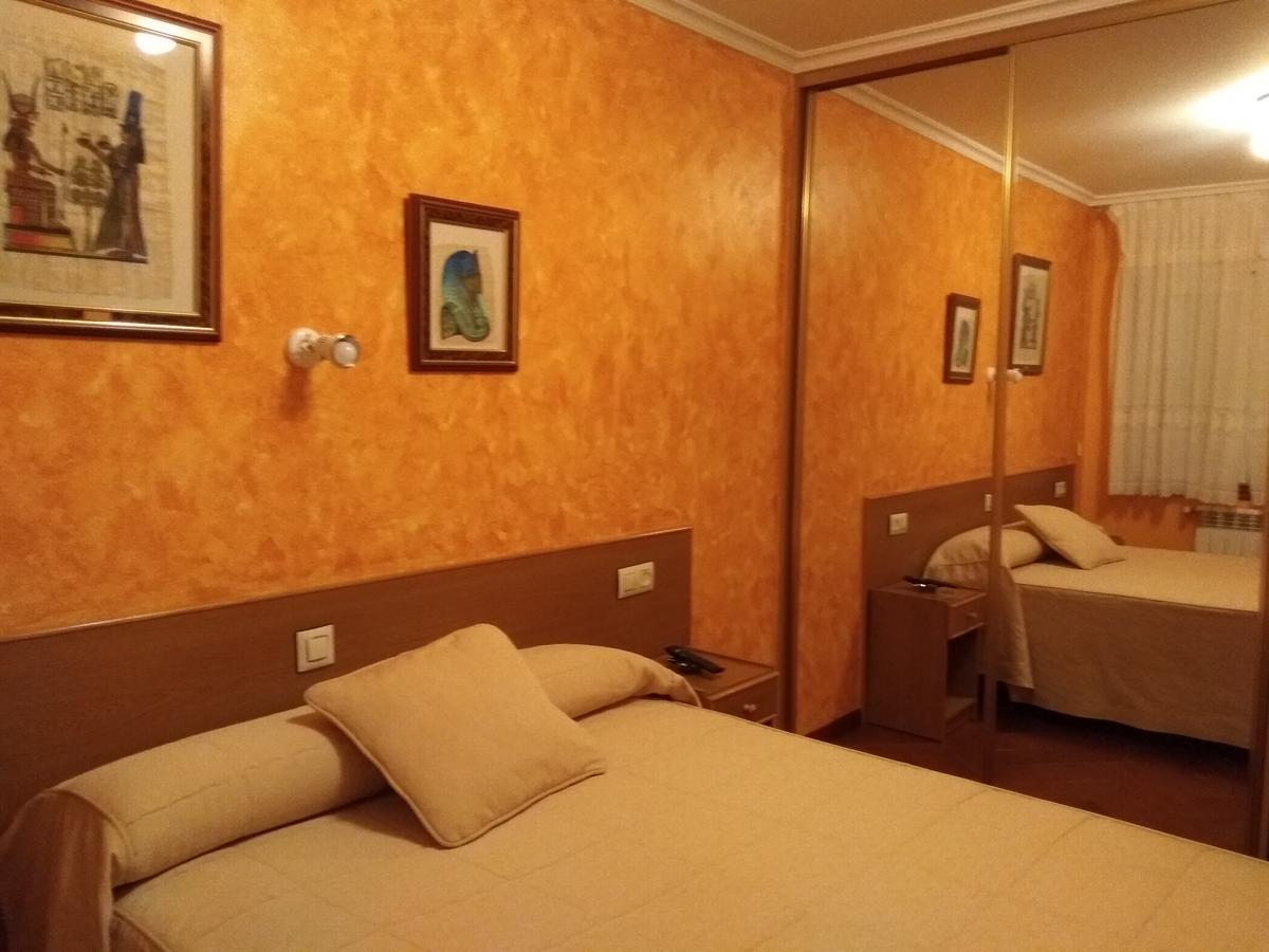 Hostal Residencia Bahia Laxe Esterno foto