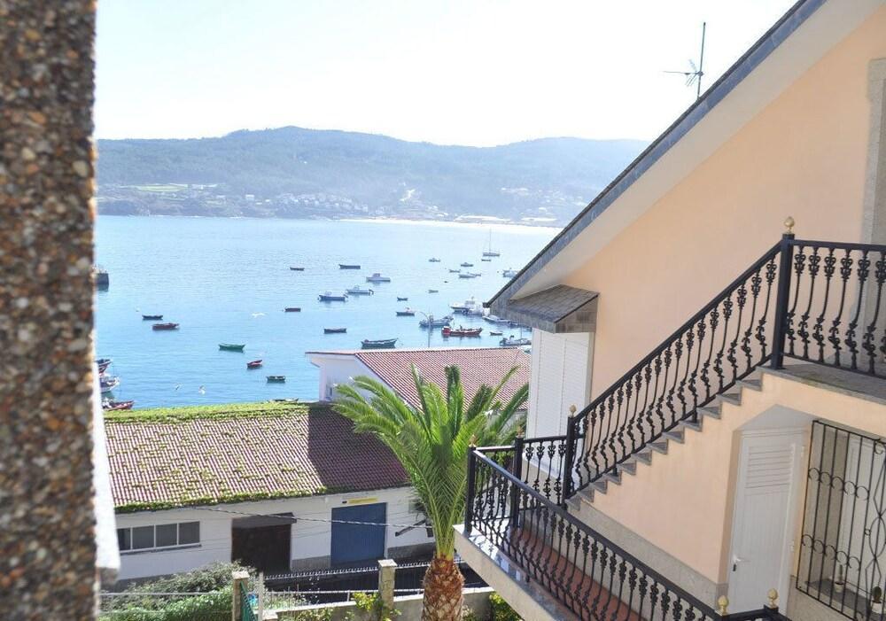 Hostal Residencia Bahia Laxe Esterno foto